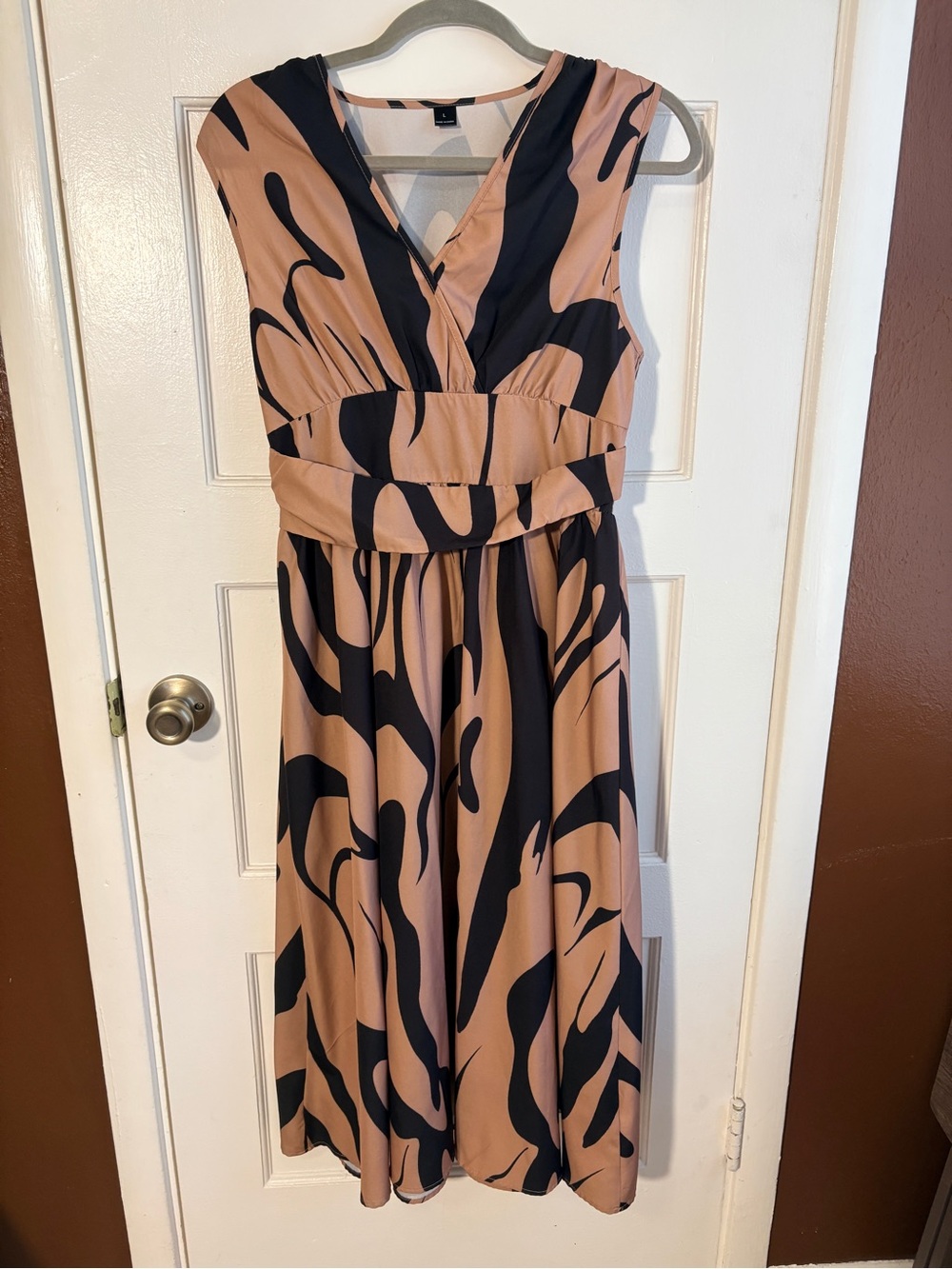 SHEIN Sleeveless V-Neck Midi Dress in Tan and Black